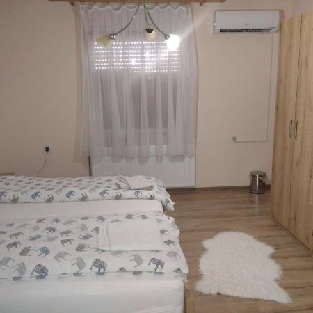 Ferienwohnung Evelin Sobe Backa Topola Exterior foto